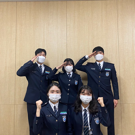 학과행사를 위해 열심히 활동하는 임원들과 봉사장학생