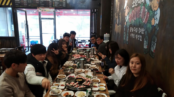 산업경영과 2학년 임원진 학생들과 교수와의 식사.  