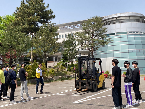 2022-1 4월 27일 물류관리 지게차 실습