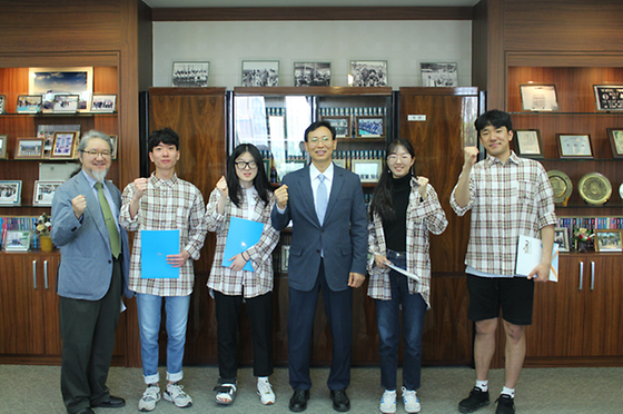 건축과 학우, 학보사 수습기자 임명