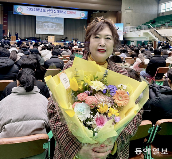 “71세에 아동보육과 새내기 됐어요”…‘늦깎이 25학번’ 전경자씨, 동아일보