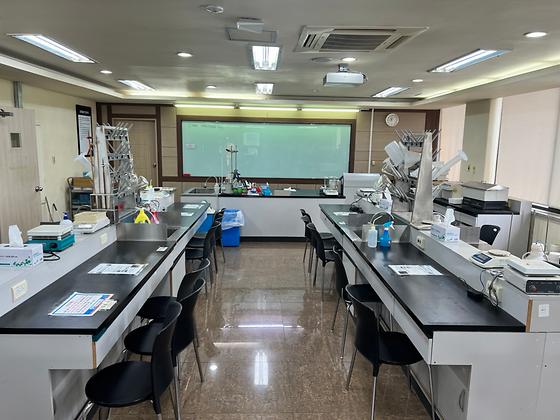 생화학실험실