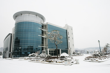 눈이 오면 더 멋있는 체육관